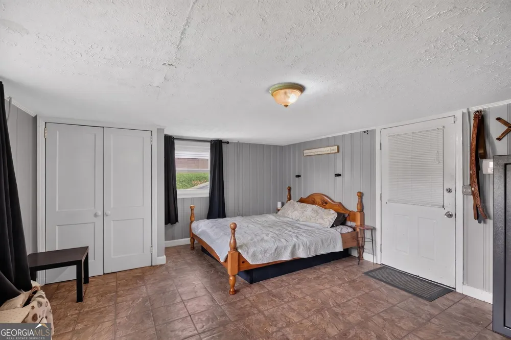 120 W White ST Carrollton, GA 30117