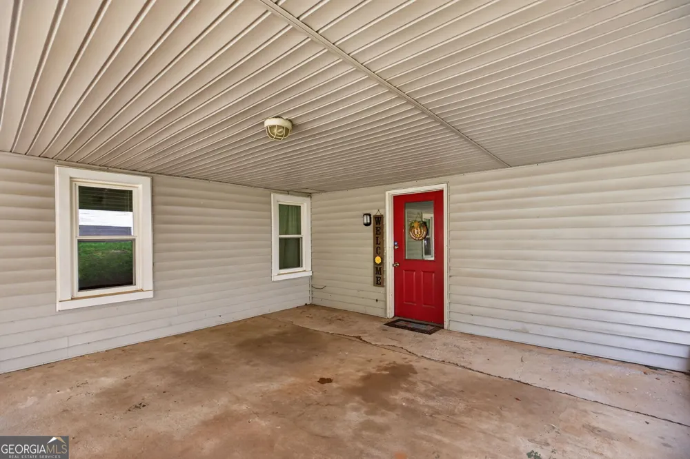120 W White ST Carrollton, GA 30117