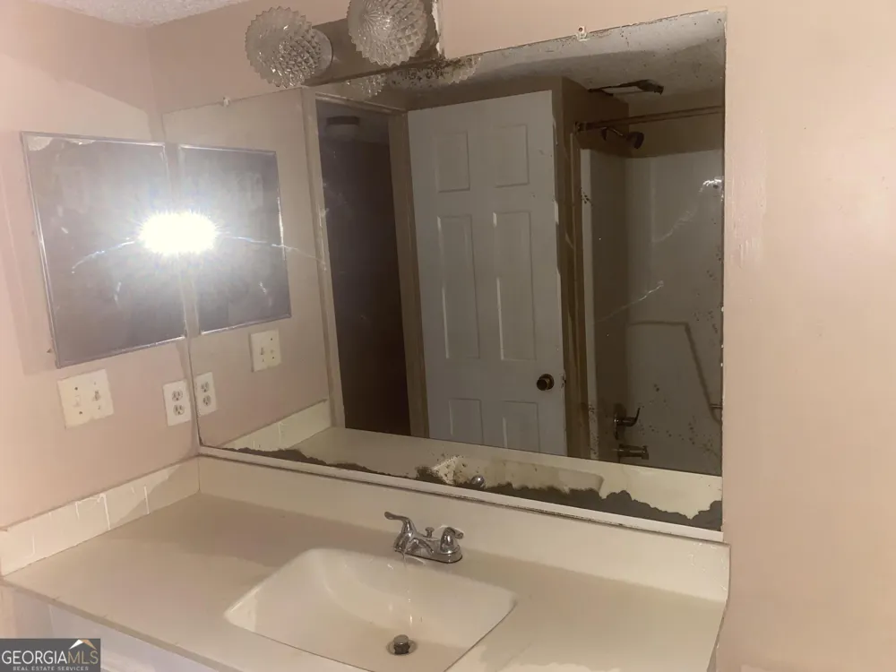 1505 Camelot DR South Fulton, GA 30349