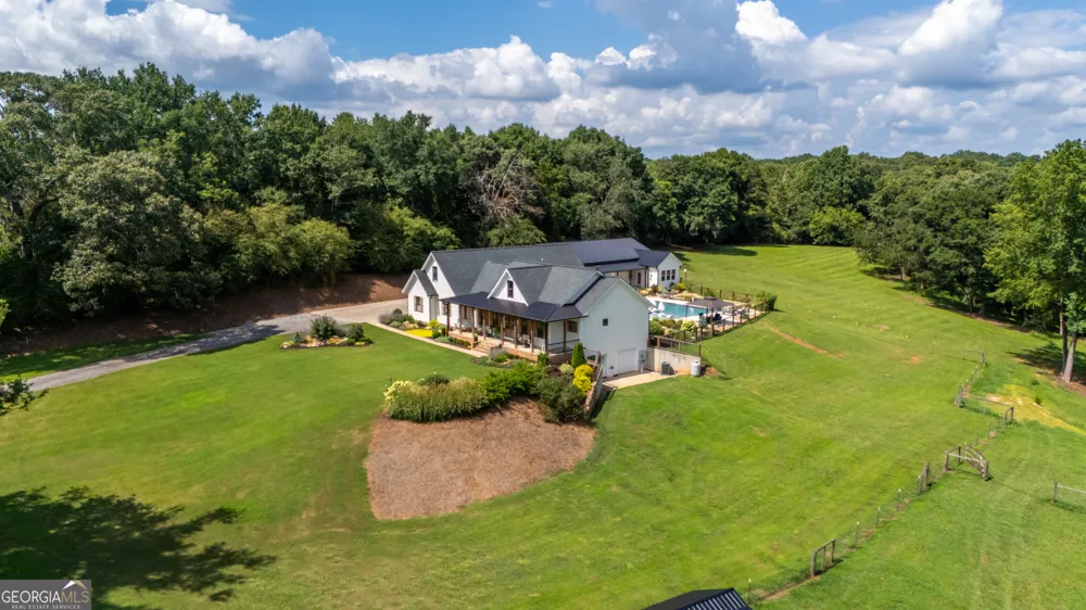 7625 W County Line RD Lula, GA 30554