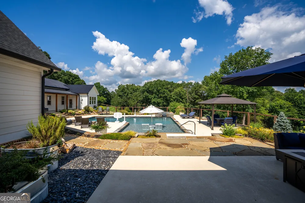 7625 W County Line RD Lula, GA 30554