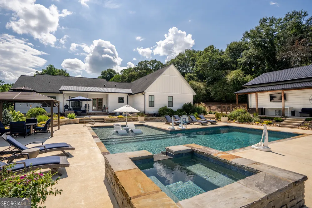 7625 W County Line RD Lula, GA 30554