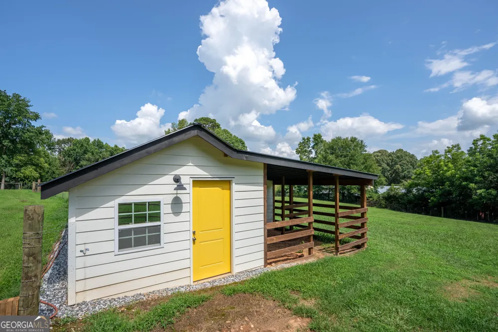 7625 W County Line RD Lula, GA 30554