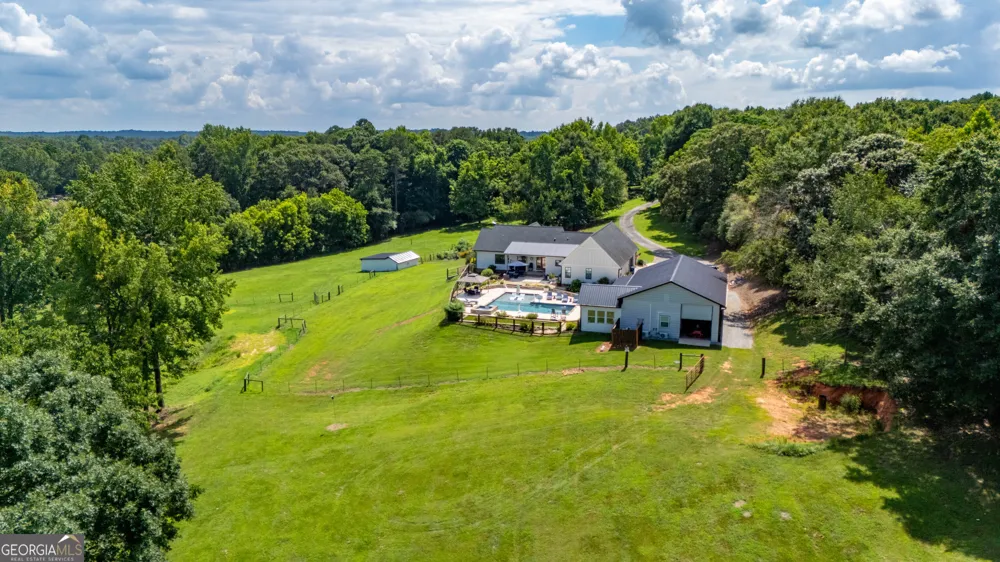 7625 W County Line RD Lula, GA 30554