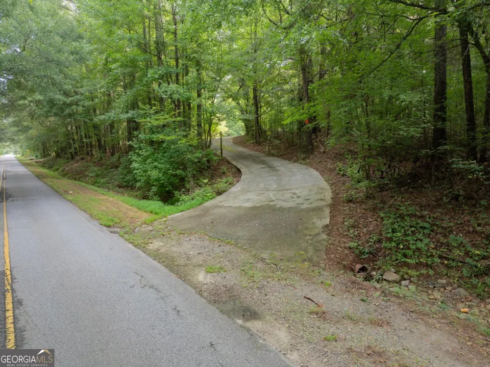 208 Arnold RD SE Statham, GA 30666