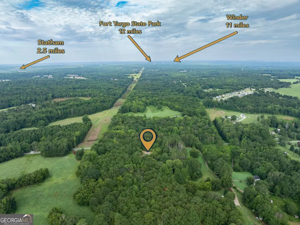 208 Arnold RD SE Statham, GA 30666