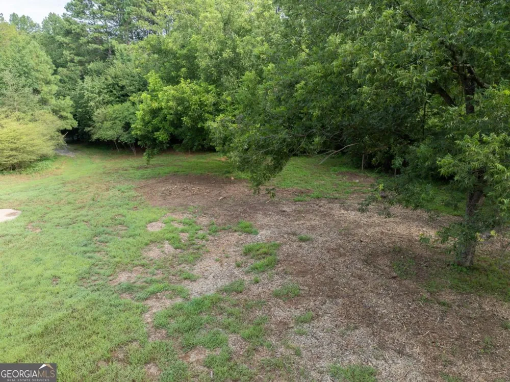 208 Arnold RD SE Statham, GA 30666