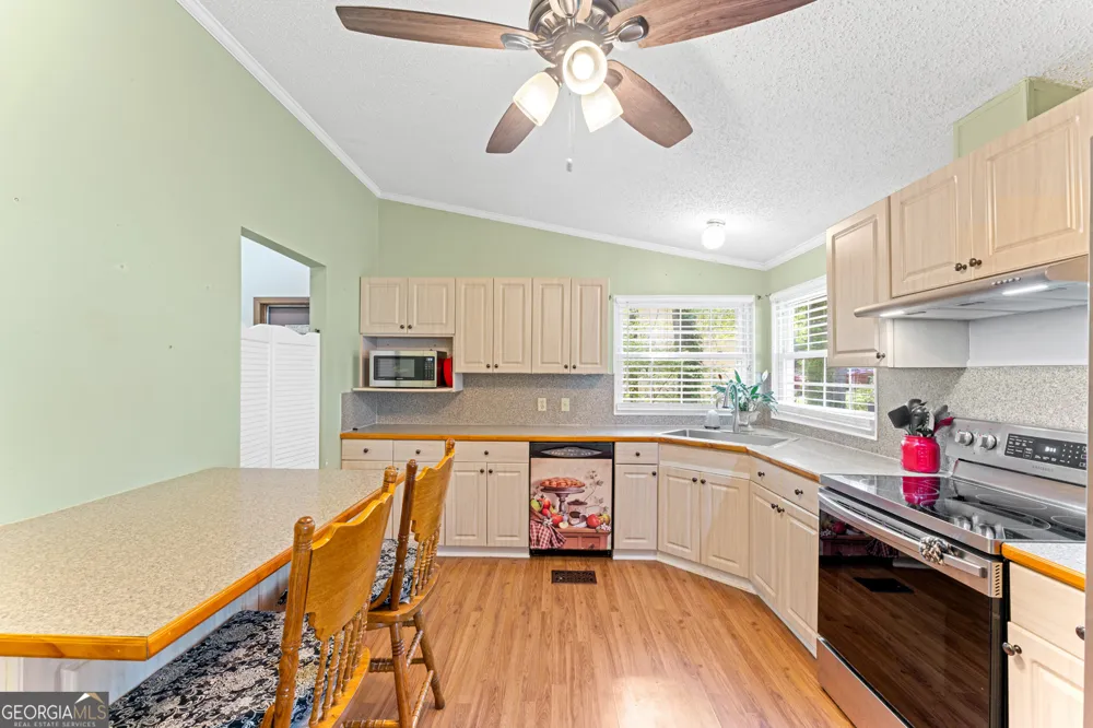 647 Lake Harbor TRL Martin, GA 30557