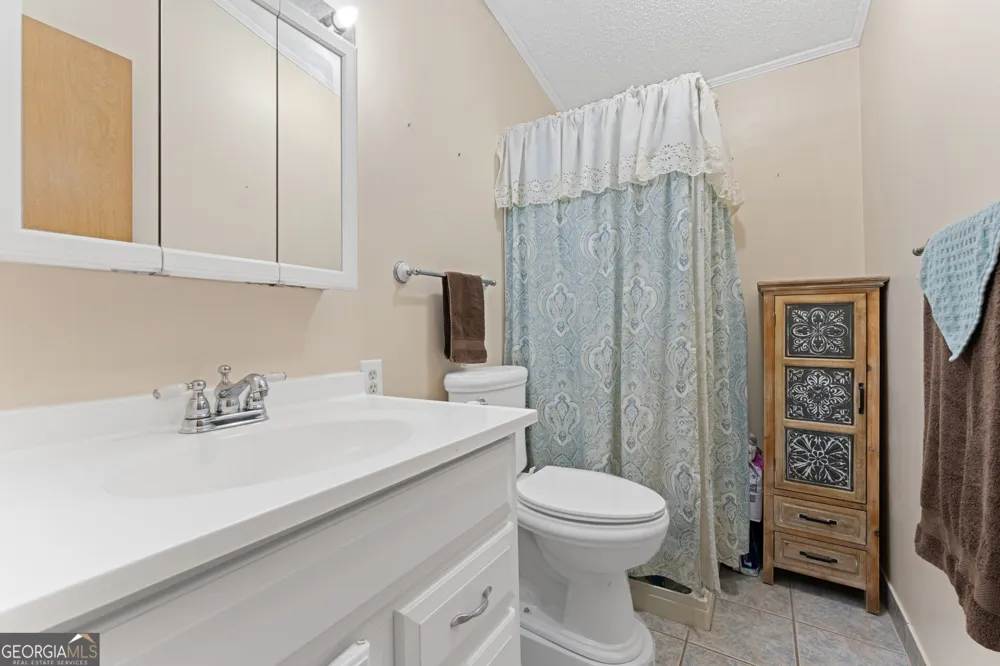 647 Lake Harbor TRL Martin, GA 30557