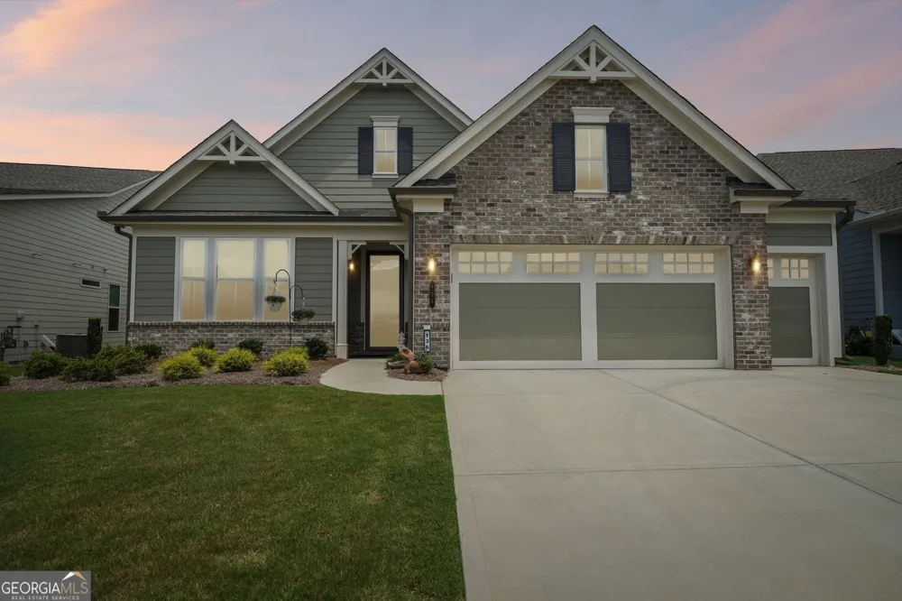 136 Conway TRL Hoschton, GA 30548