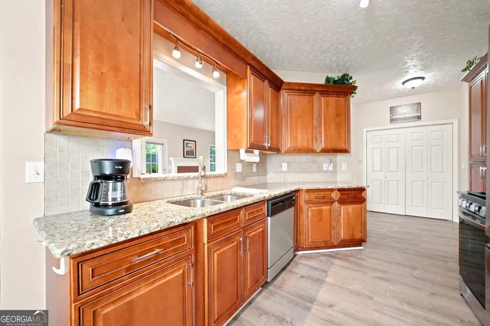 216 Lee CT Canton, GA 30115