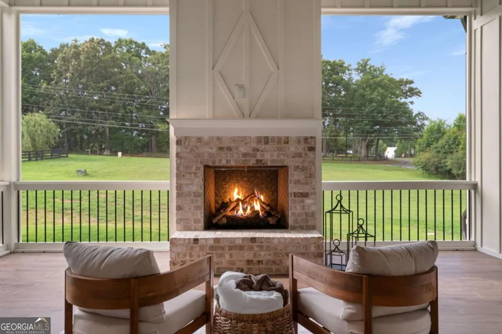 1020 West CT Canton, GA 30115