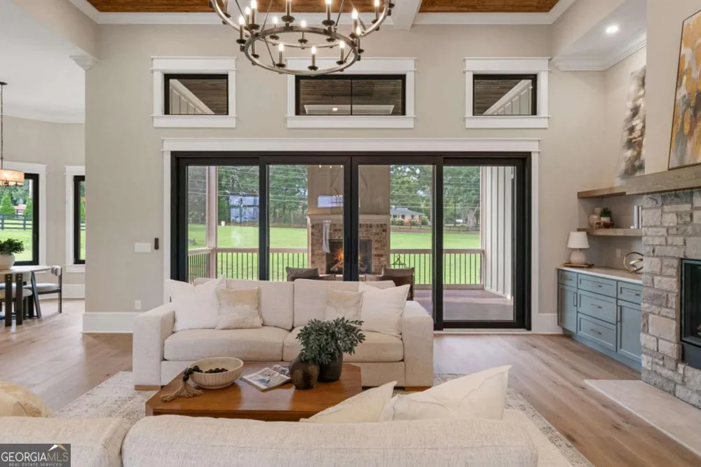 1020 West CT Canton, GA 30115