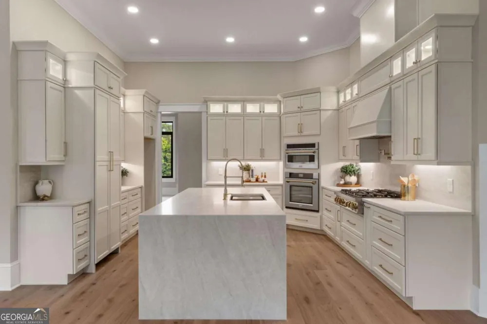 1020 West CT Canton, GA 30115
