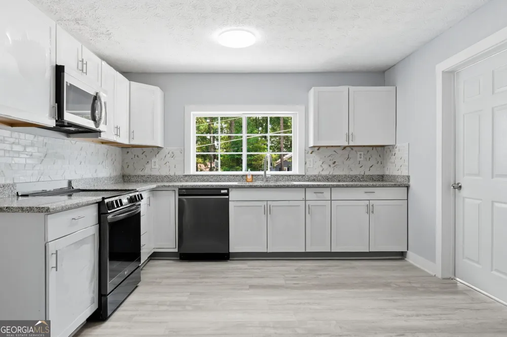 1445 Diplomat DR Riverdale, GA 30296
