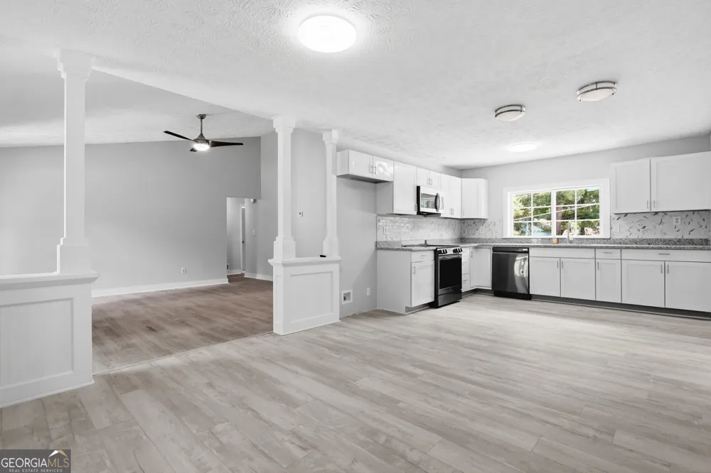 1445 Diplomat DR Riverdale, GA 30296