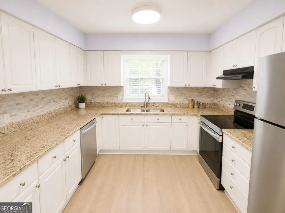 173 Amherst PL NW Atlanta, GA 30327