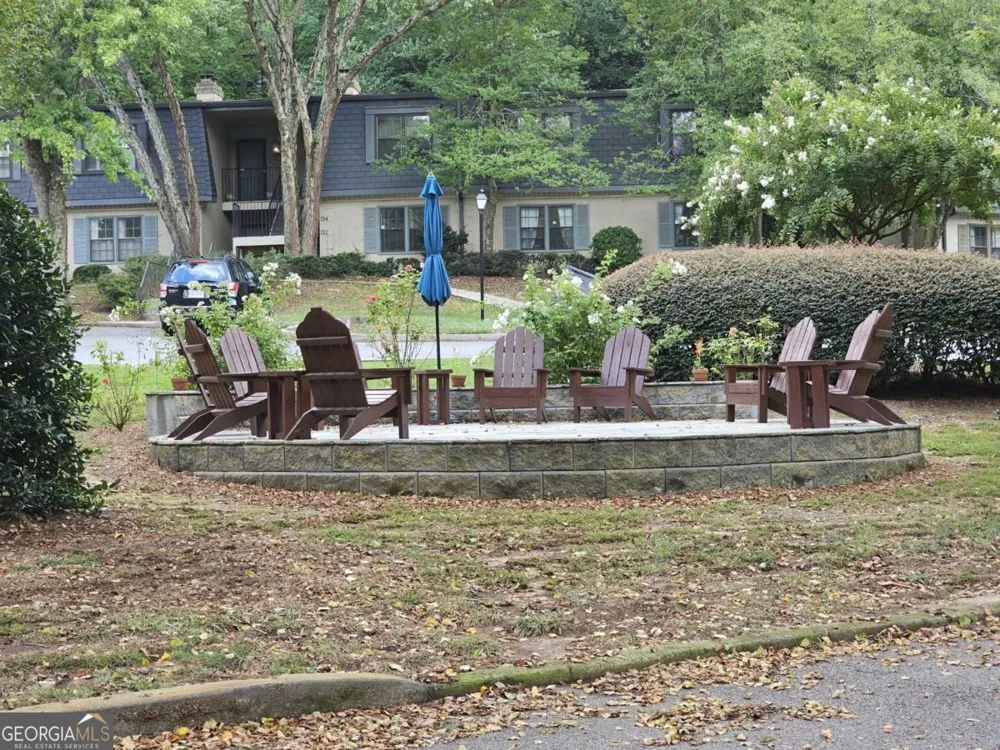 173 Amherst PL NW Atlanta, GA 30327