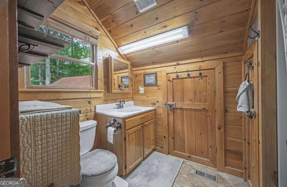 367 Sunrise Valley RD Blue Ridge, GA 30513