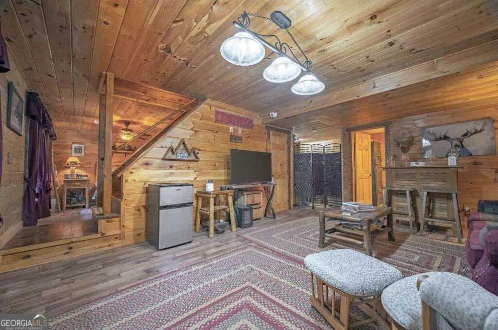 367 Sunrise Valley RD Blue Ridge, GA 30513
