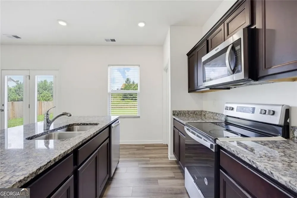 611 NW Revenna WAY NW Cartersville, GA 30120