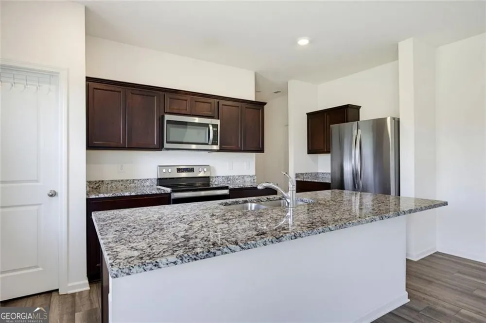 611 NW Revenna WAY NW Cartersville, GA 30120