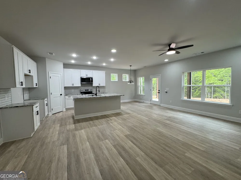 2057 N. Hicks RD Toccoa, GA 30577