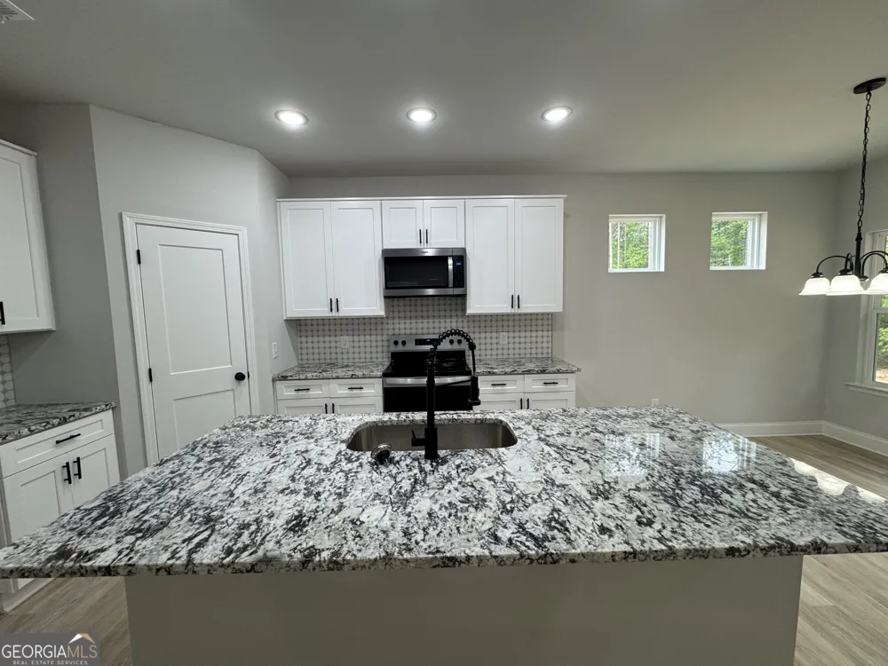 2057 N. Hicks RD Toccoa, GA 30577