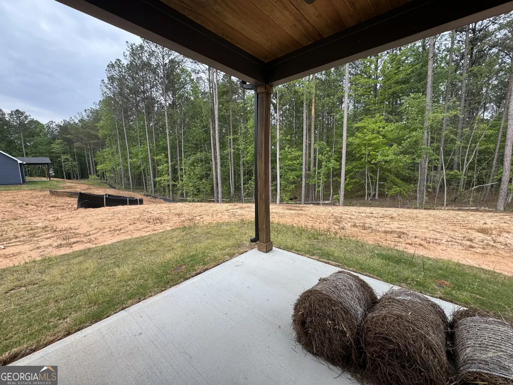 2057 N. Hicks RD Toccoa, GA 30577