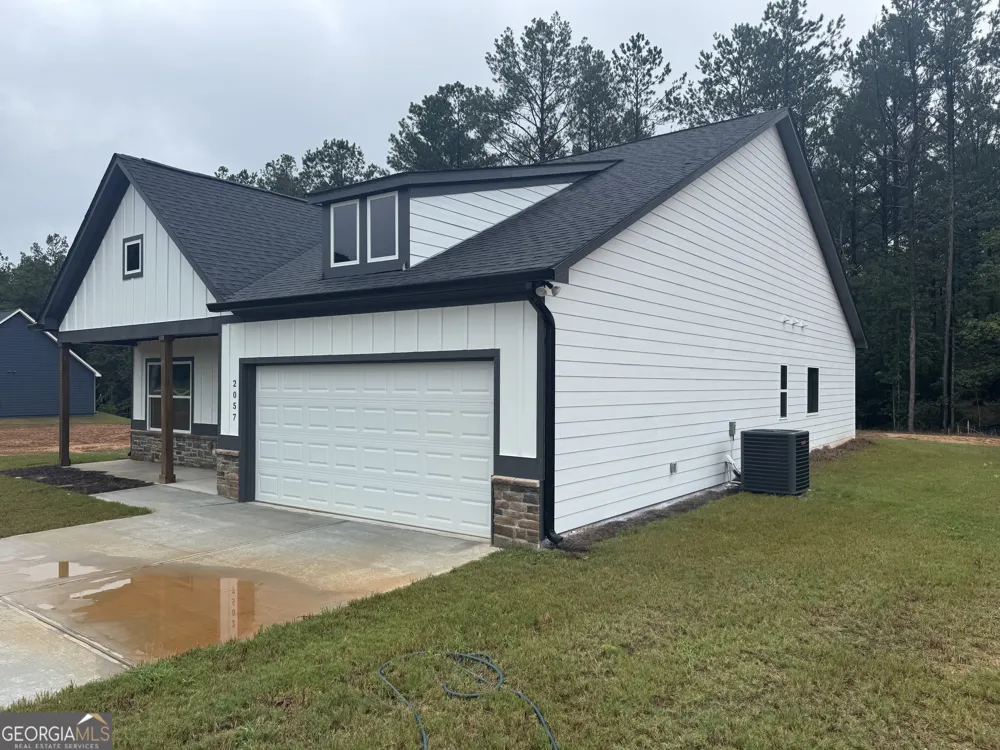 2057 N. Hicks RD Toccoa, GA 30577