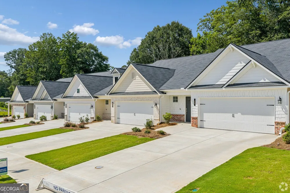 42 Silver Leaf LN Dawsonville, GA 30534