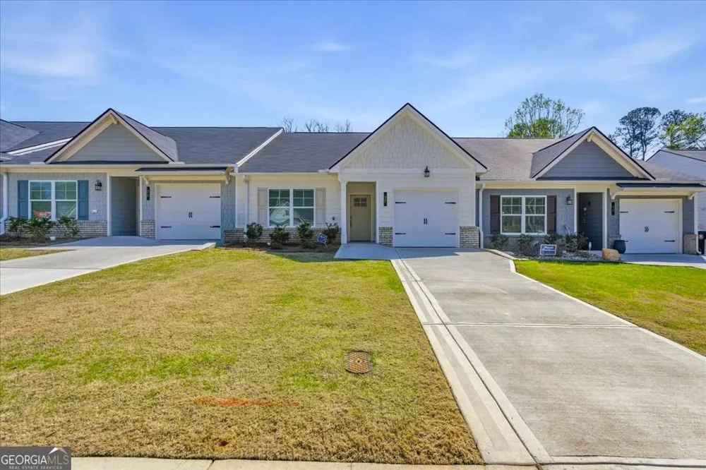 37 Silver Leaf LN Dawsonville, GA 30534