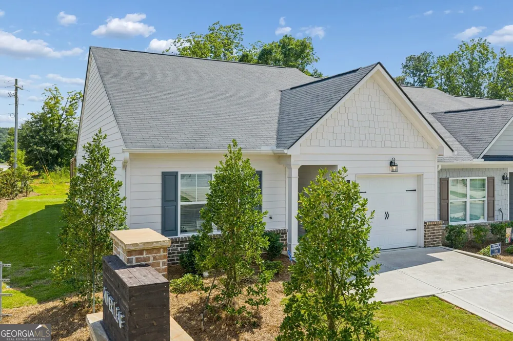 15 Silver Leaf LN Dawsonville, GA 30534
