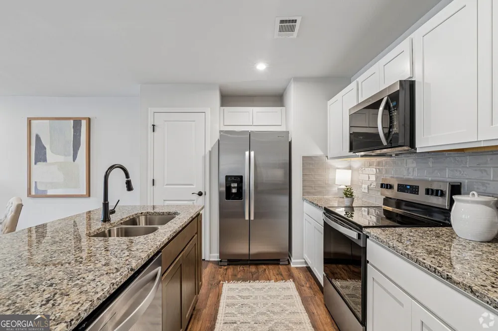15 Silver Leaf LN Dawsonville, GA 30534