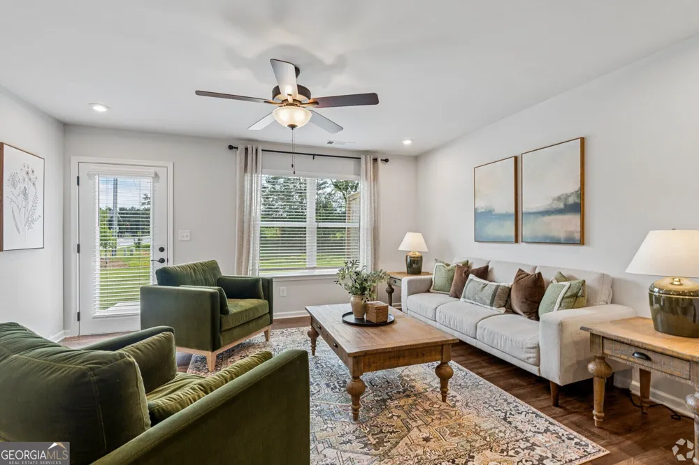 15 Silver Leaf LN Dawsonville, GA 30534