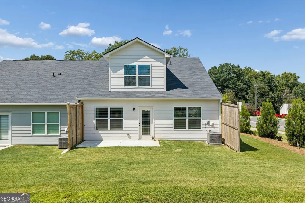 15 Silver Leaf LN Dawsonville, GA 30534
