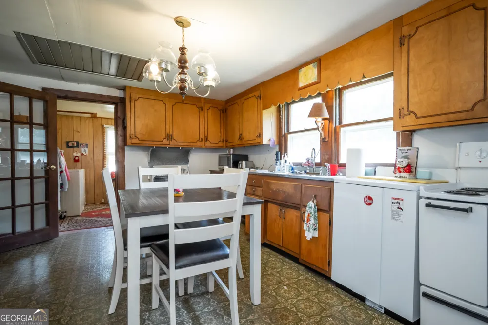 6484 Jefferson River RD Athens, GA 30607