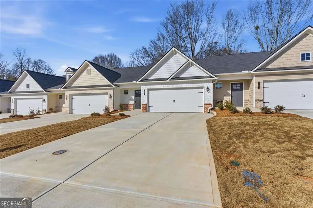 20 Silver Leaf LN Dawsonville, GA 30534