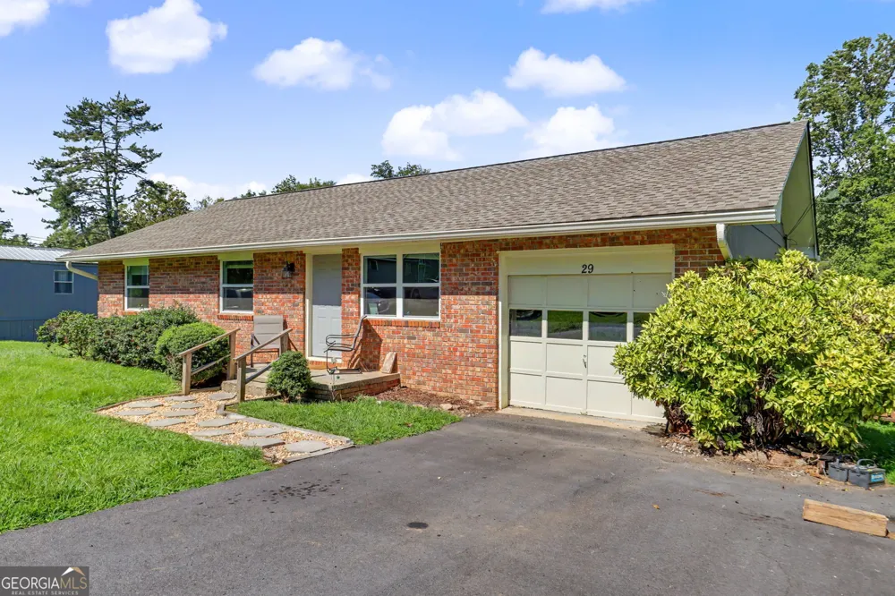 29 Fisher AVE Clayton, GA 30525