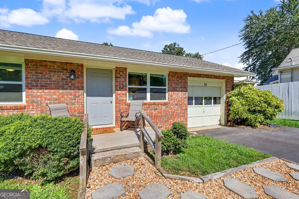29 Fisher AVE Clayton, GA 30525