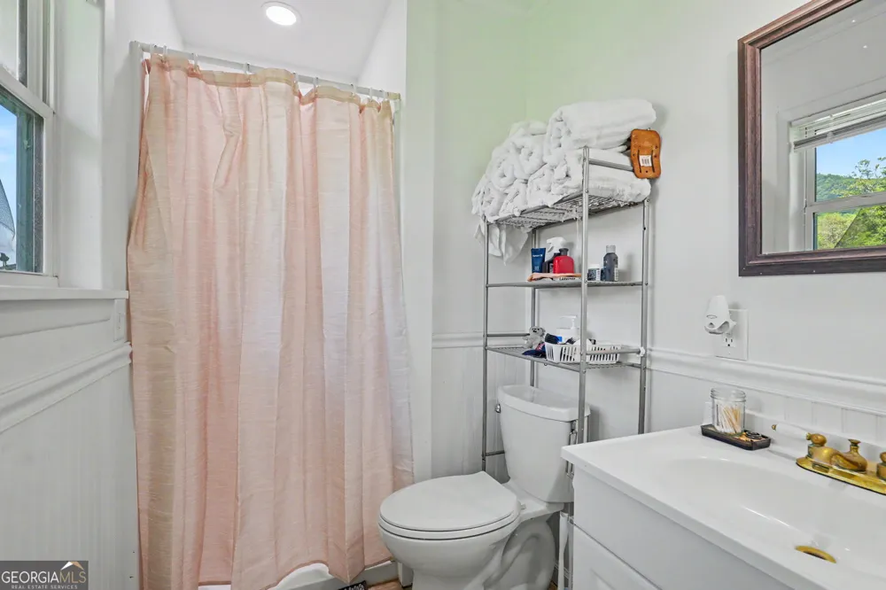 29 Fisher AVE Clayton, GA 30525