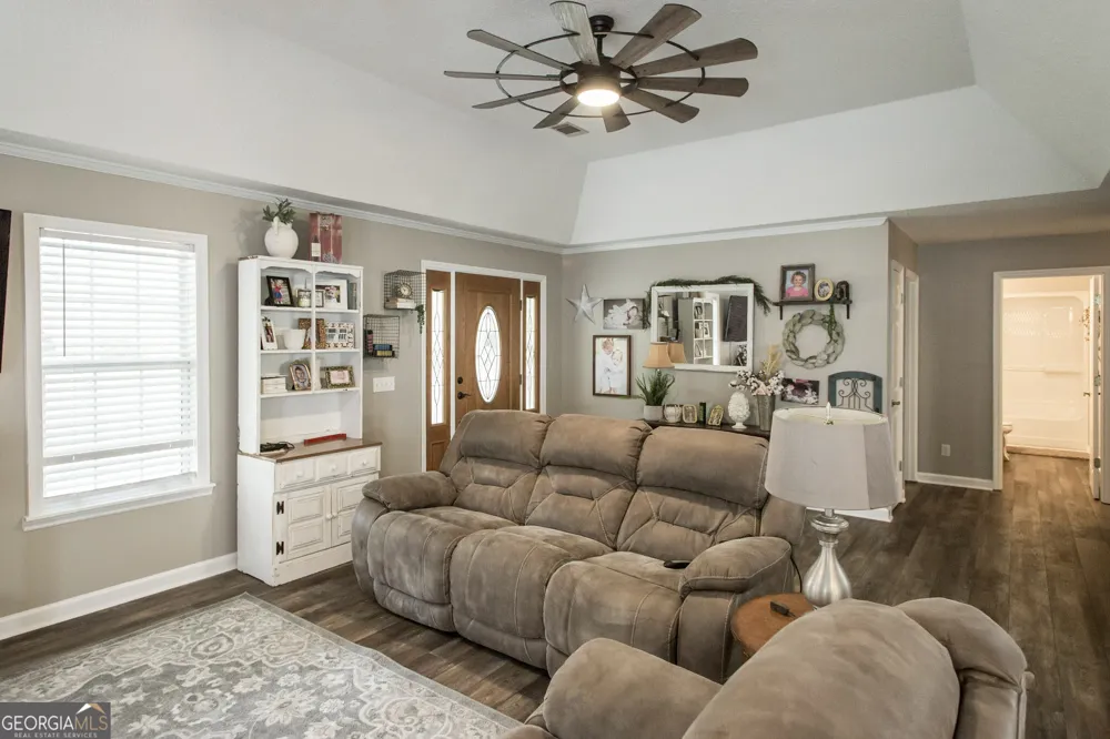 752 Old Hortense RD Hortense, GA 31543