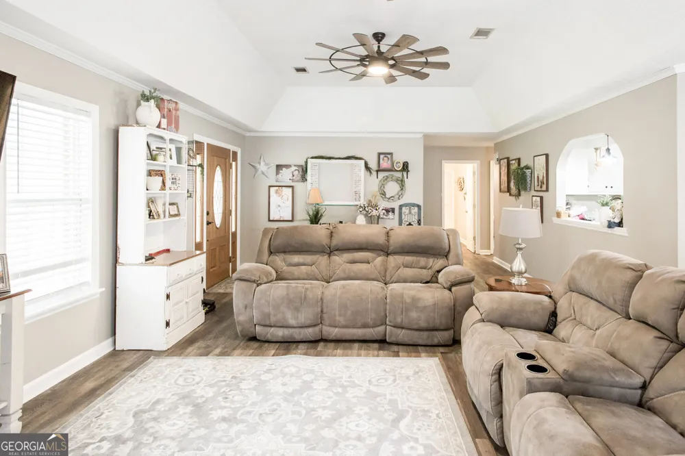 752 Old Hortense RD Hortense, GA 31543