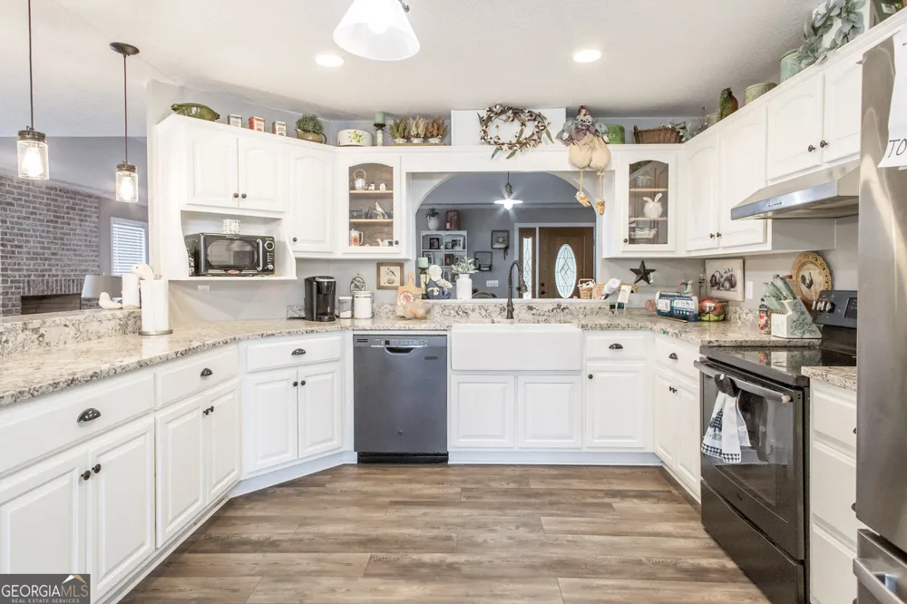 752 Old Hortense RD Hortense, GA 31543