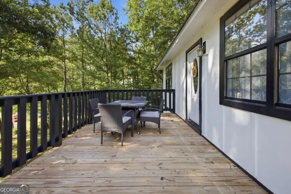 379 Bozeman RD NW White, GA 30184