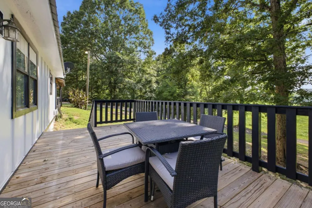 379 Bozeman RD NW White, GA 30184