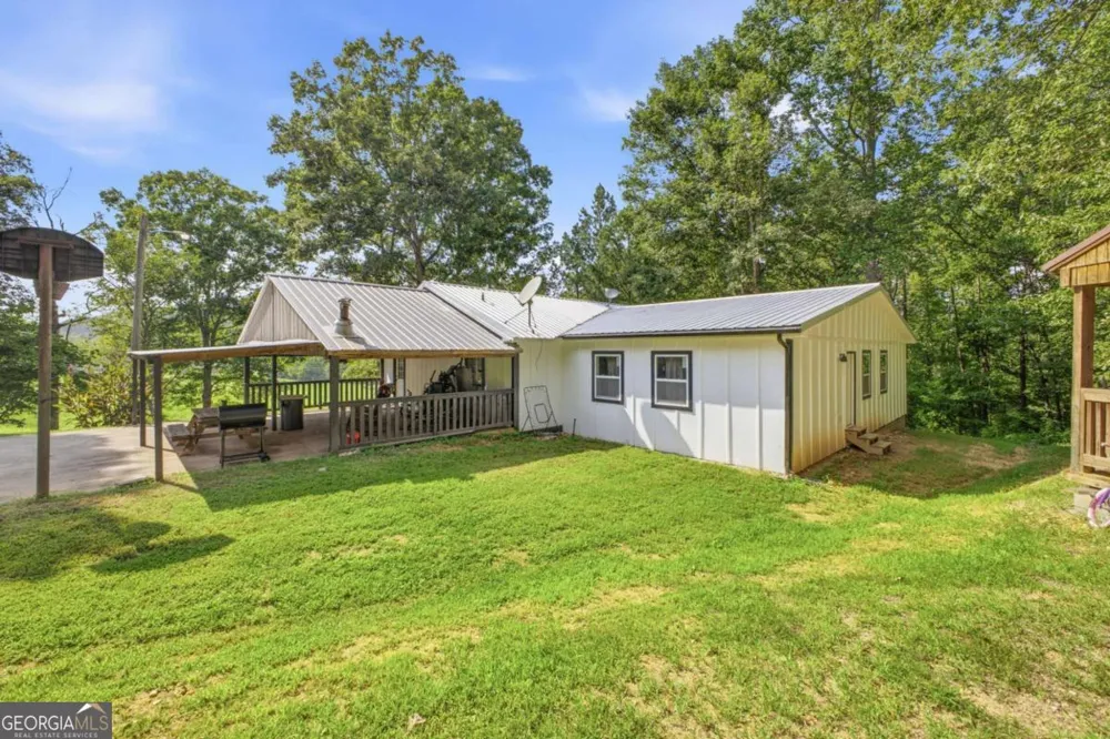379 Bozeman RD NW White, GA 30184
