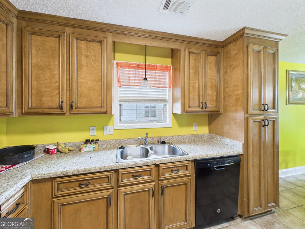 528 Grand AVE Bonaire, GA 31005