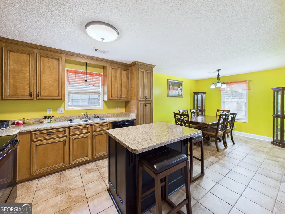 528 Grand AVE Bonaire, GA 31005