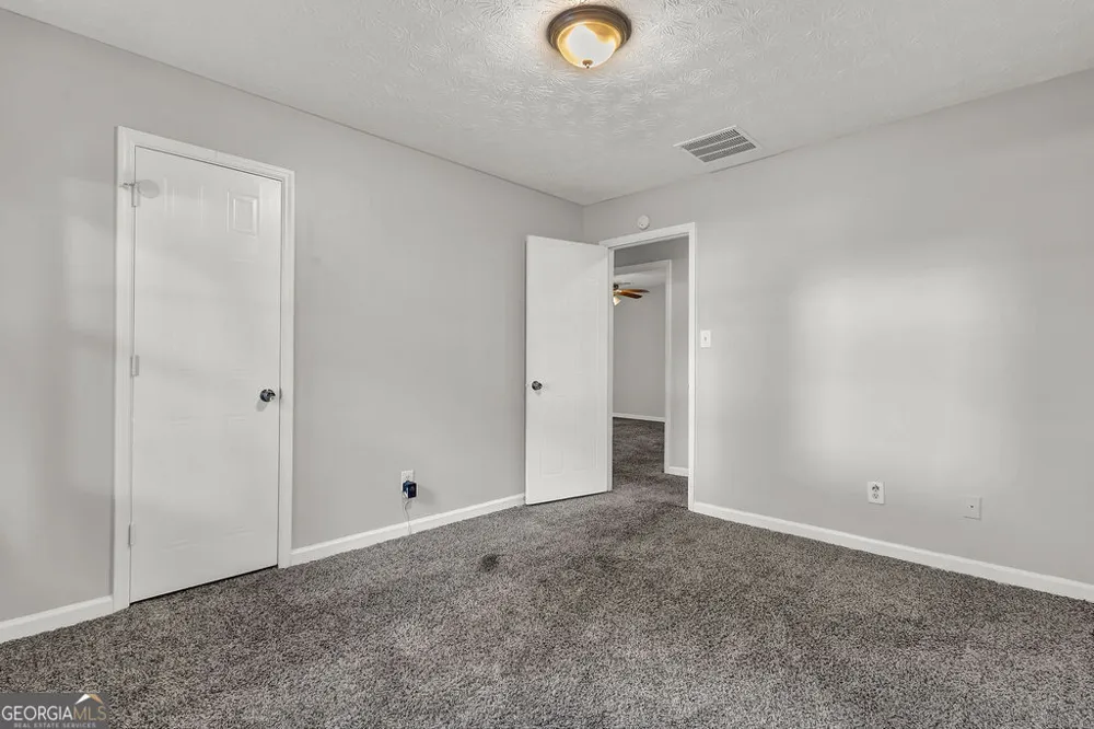 3189 Glen Hollow DR Rex, GA 30273